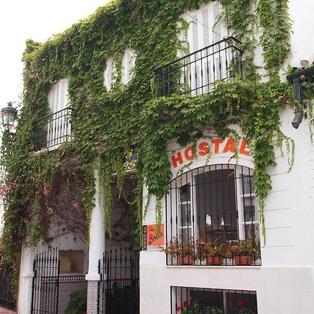 Hostal Tres Soles Nerja Zewnętrze zdjęcie