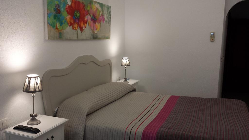 Hostal Tres Soles Nerja Pokój zdjęcie