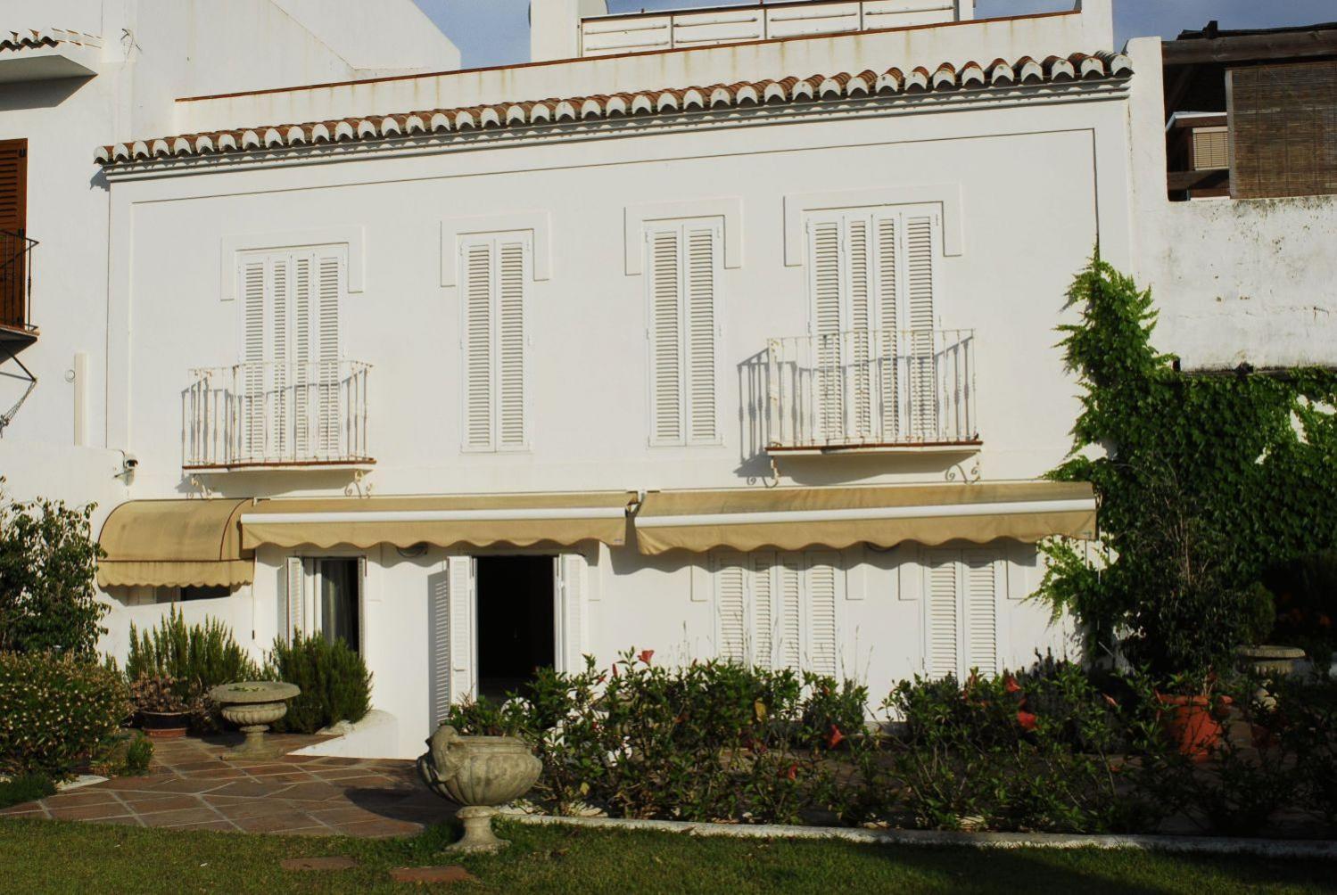 Hostal Tres Soles Nerja Zewnętrze zdjęcie