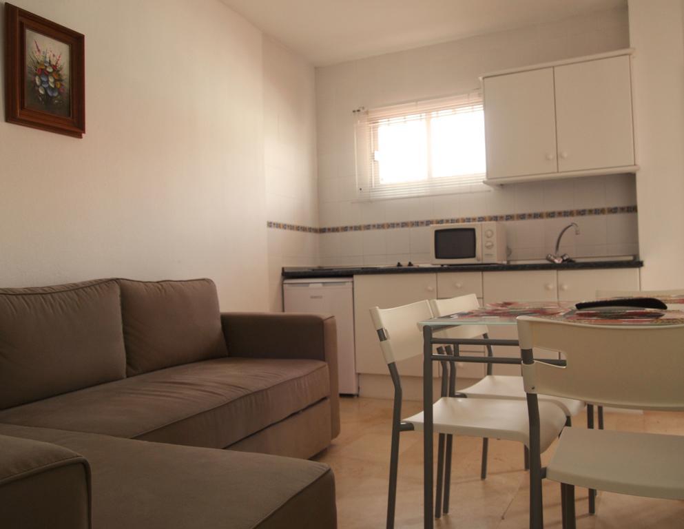 Hostal Tres Soles Nerja Zewnętrze zdjęcie
