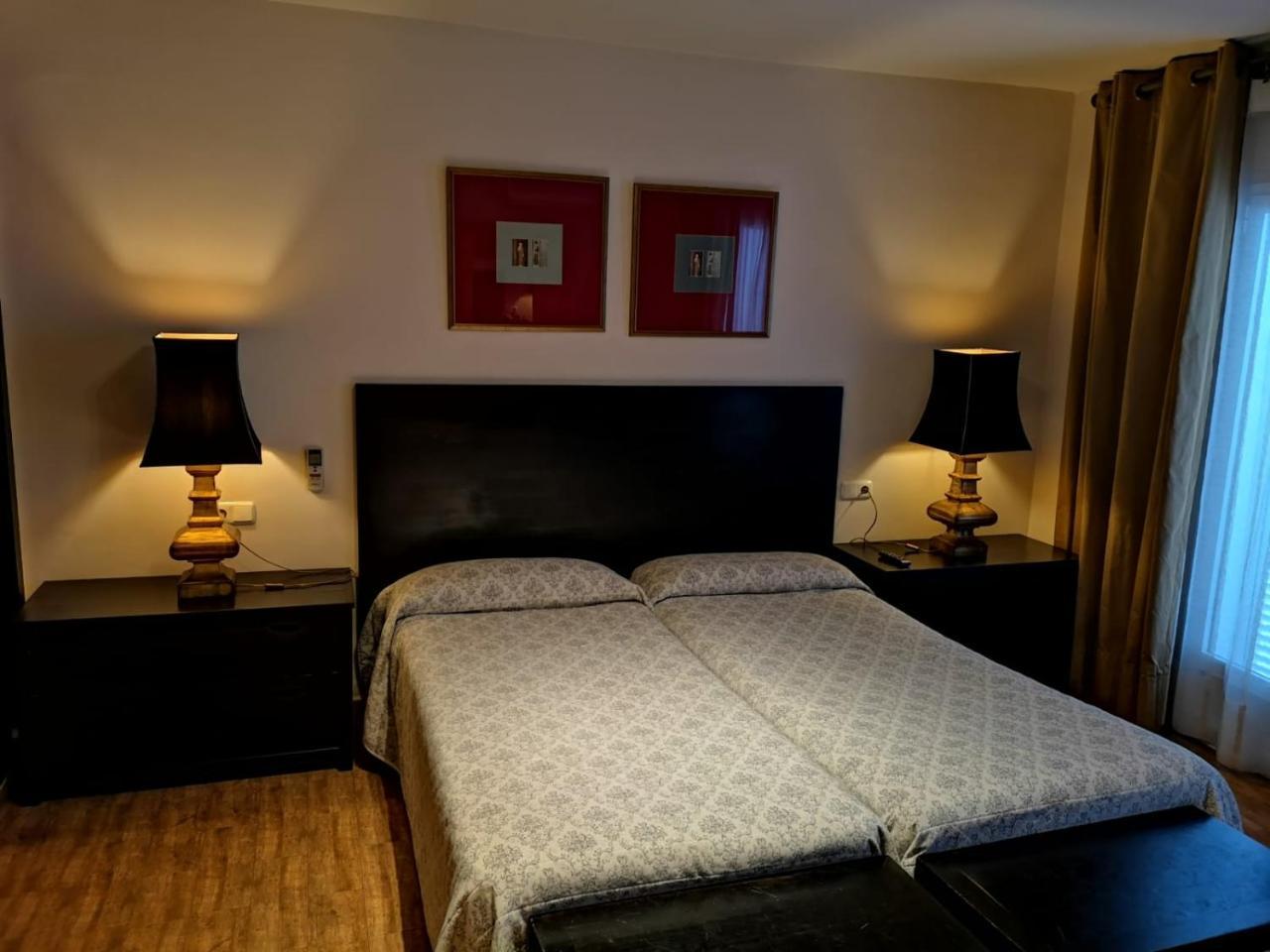 Hostal Tres Soles Nerja Zewnętrze zdjęcie