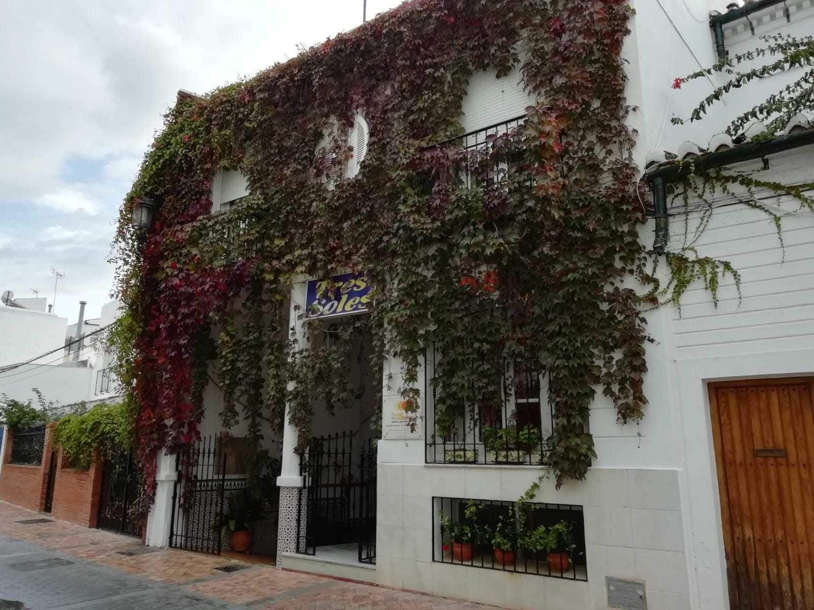 Hostal Tres Soles Nerja Zewnętrze zdjęcie